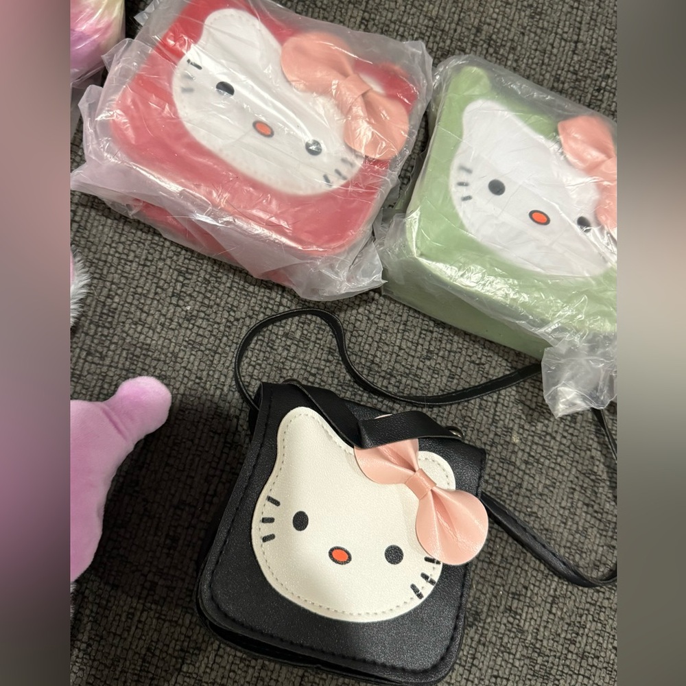 Hello kitty mini purse
